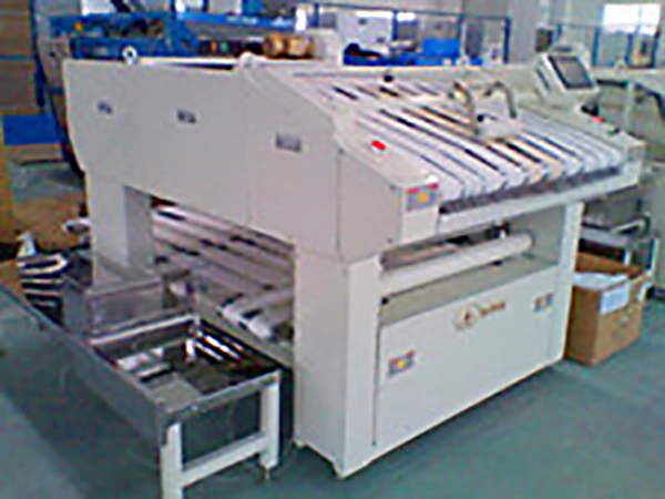GOWORLD intelligent towel folding machine efficiency for textile industries